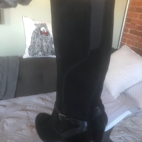 Crown Vintage Boot - Picture 2 of 6